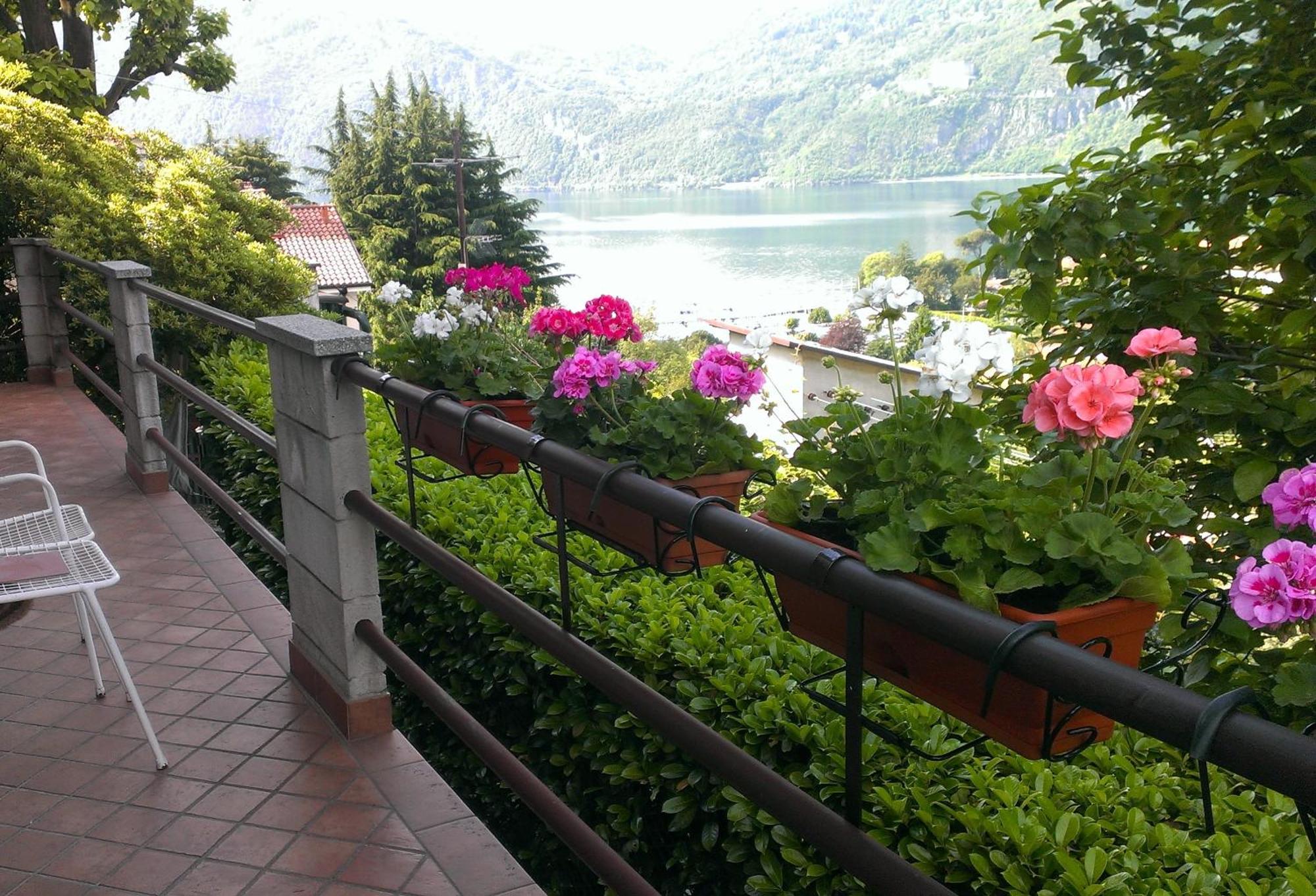 Lake And Guzzi View - Holiday Home Mandello del Lario Kültér fotó