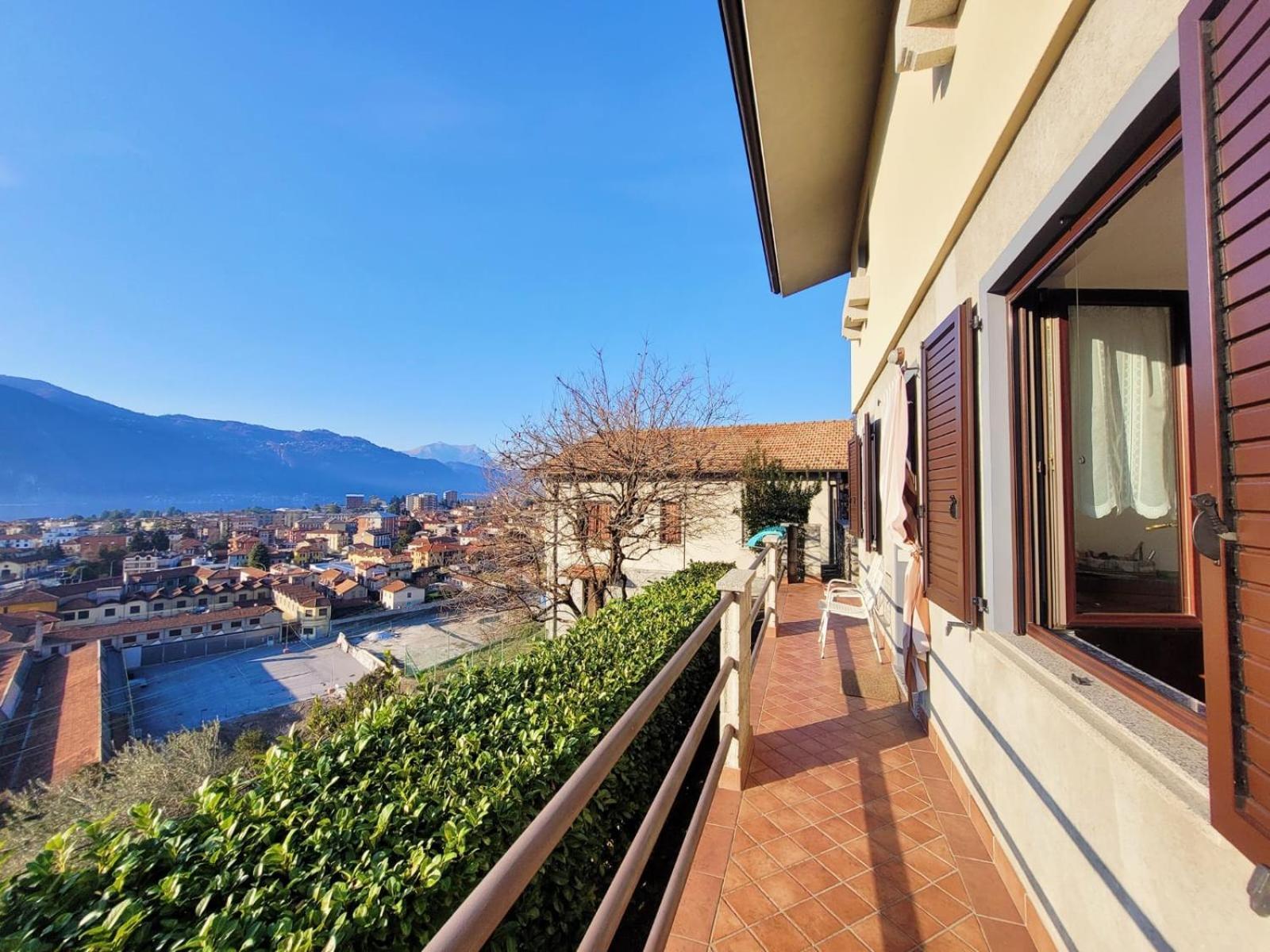 Lake And Guzzi View - Holiday Home Mandello del Lario Kültér fotó